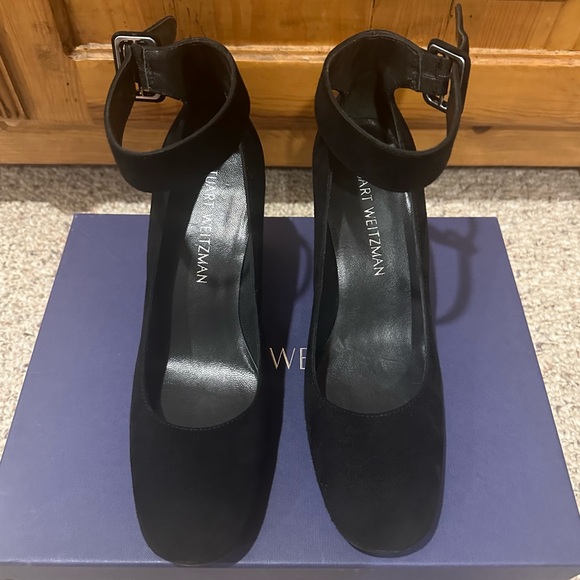 Stuart Wheitzman Clara Pump - Picture 2 of 8